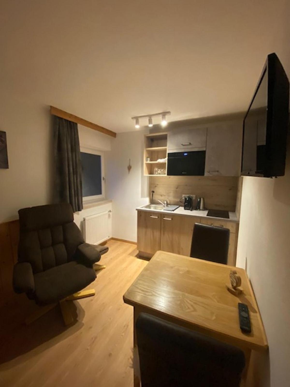 Alpenappartements Schwalbennestl Mittenwald Eksteriør billede